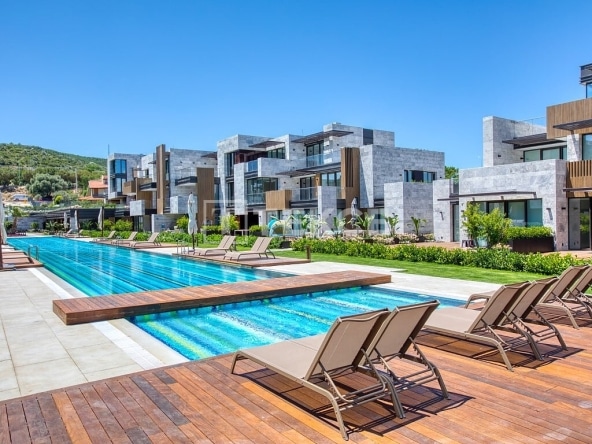 Adb 00030 Flats For Sale In A Complex With Security In Cesme Izmir Te 13