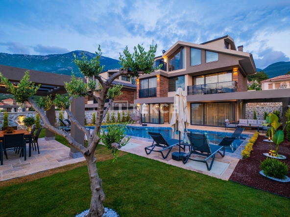 Bjv 00404 Furnished Villas With Outdoor And Indoor Pools In Fethiye Te