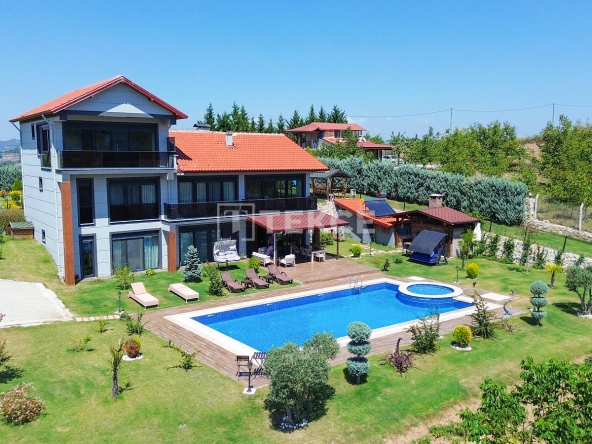 Kco 00040 Spacious Farmhouse With A Pool And Garden In Kocaeli Te