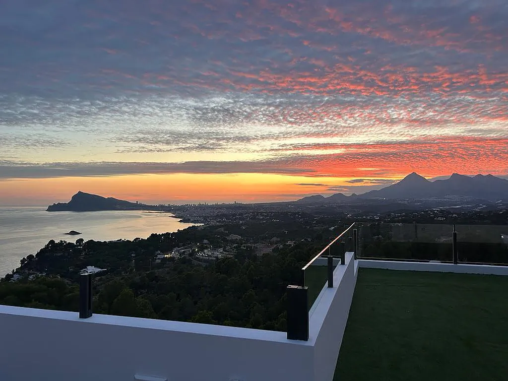 alc 00613 exquisite sea view house in exceptional altea alicante setting te 37.webp 37