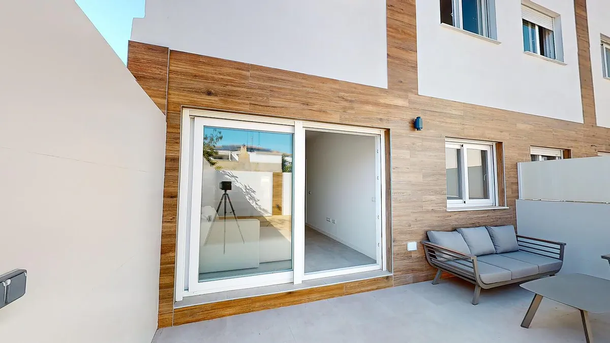 alc 00820 stylish modern real estate for sale in pilar de la horadada te 32.webp 32