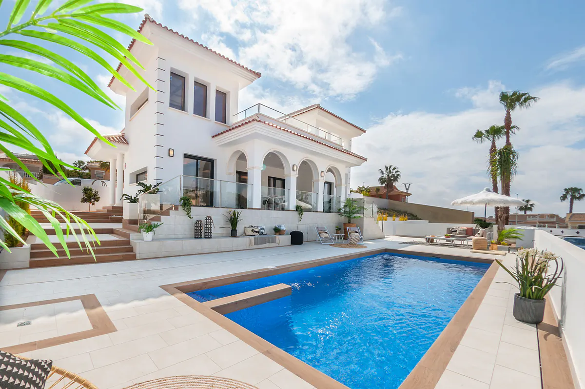alc 01044 charming 3 bedroom villa with pool in ciudad quesada te 27.webp 27 alc 01044 charming 3 bedroom villa with pool in ciudad quesada te 27.webp 27