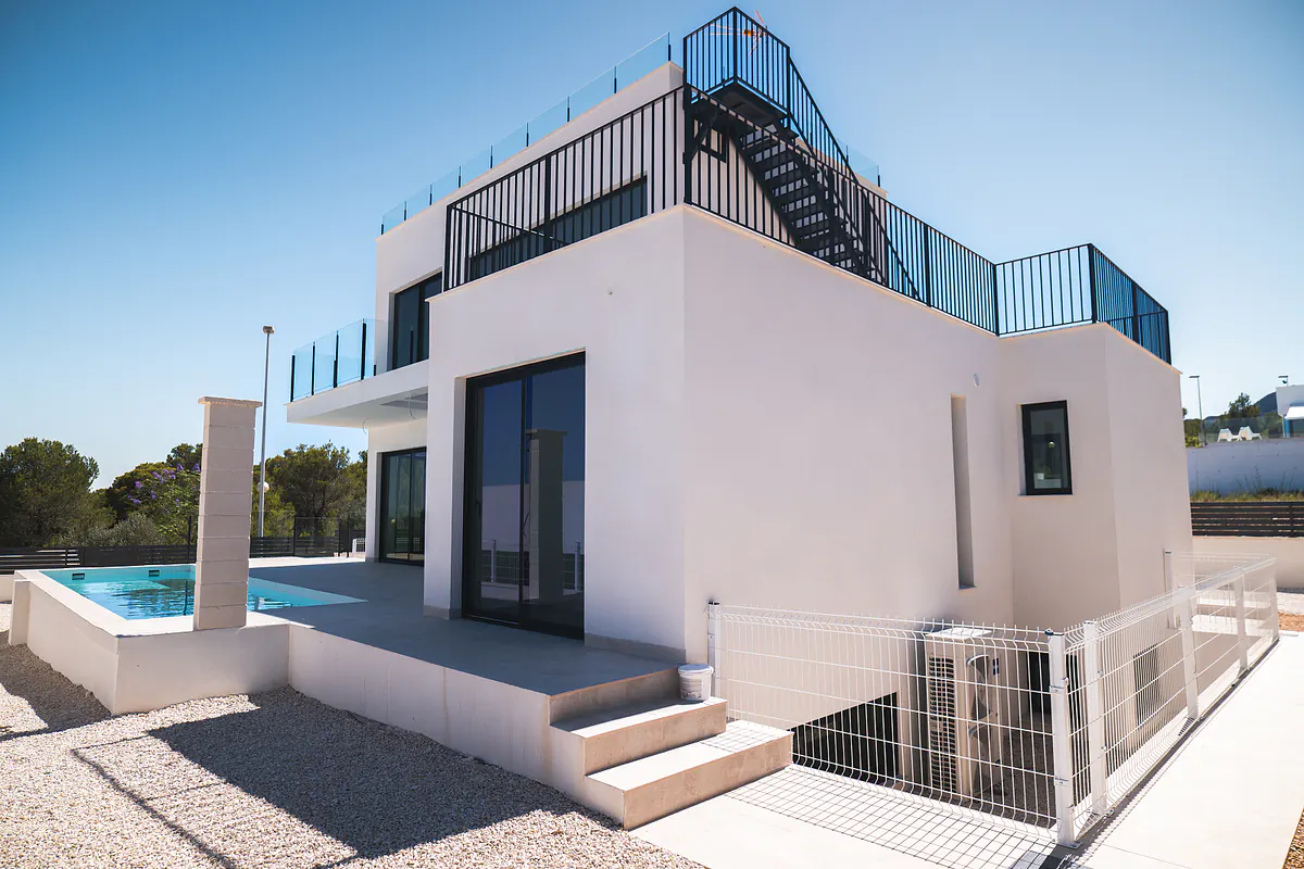 alc 01085 spacious 3 bedroom villa with panoramic views in alicante te.webp