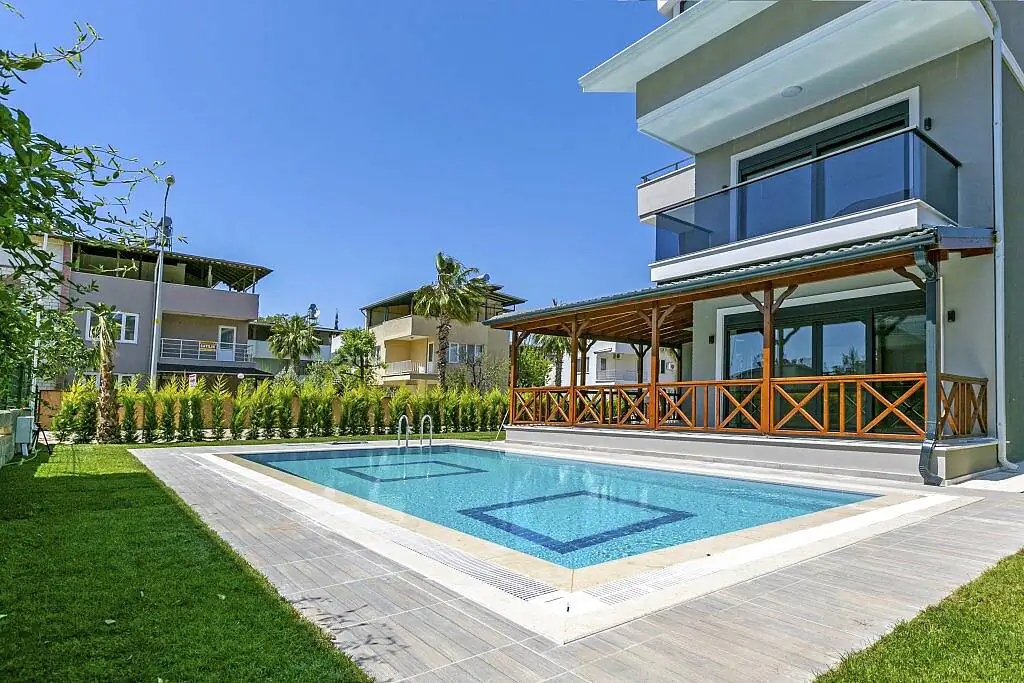 ayt 02131 detached villa with private pool in a complex in antalya belek te.webp