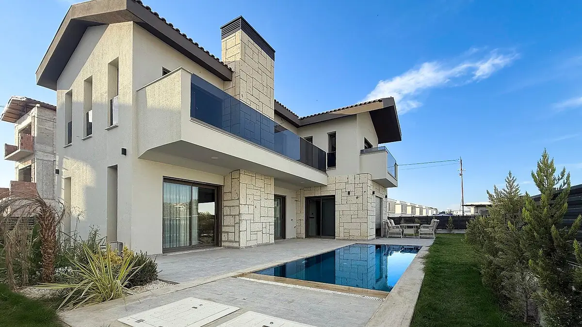 cii 00062 villas for sale with terraces and pools in aydin kusadasi te 34.webp 34 cii 00062 villas for sale with terraces and pools in aydin kusadasi te 34.webp 34