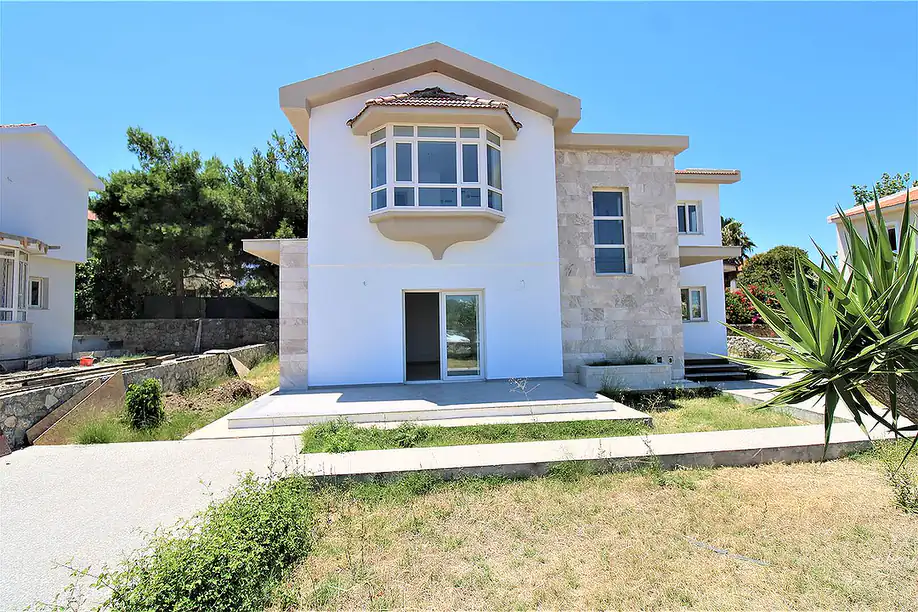 ecn 00168 villa for sale in beach areas in north cyprus girne te.webp