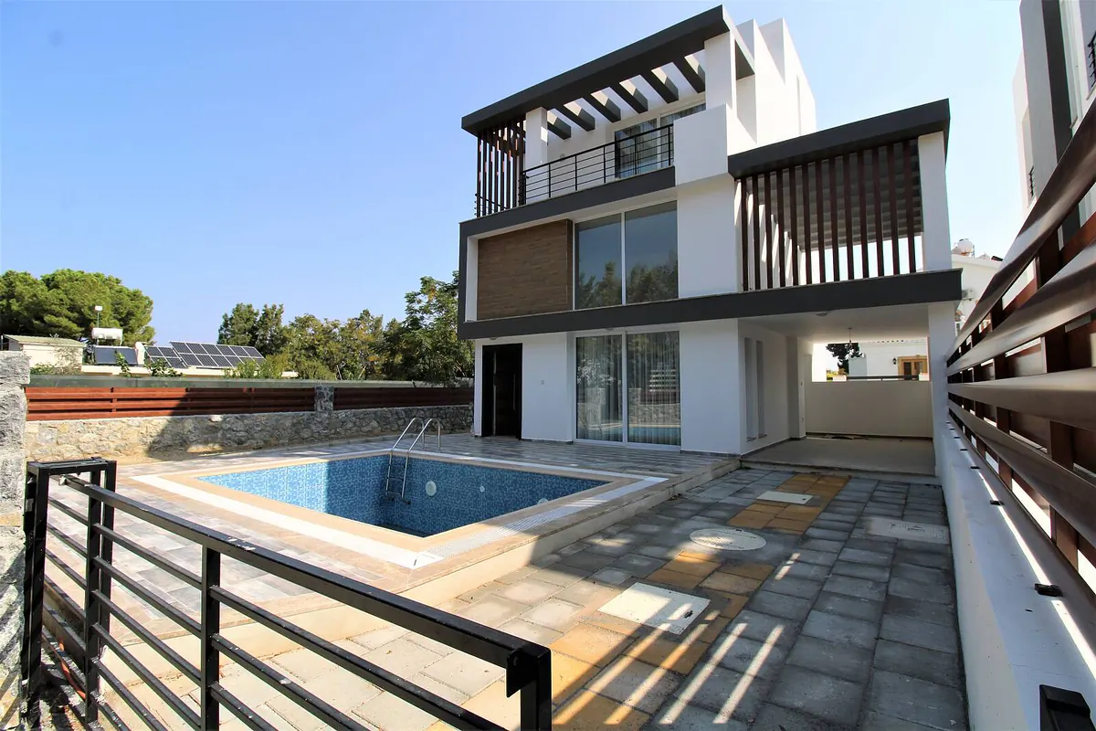 ecn 00192 triplex detached villas near the sea in north cyprus girne te 35.webp 35
