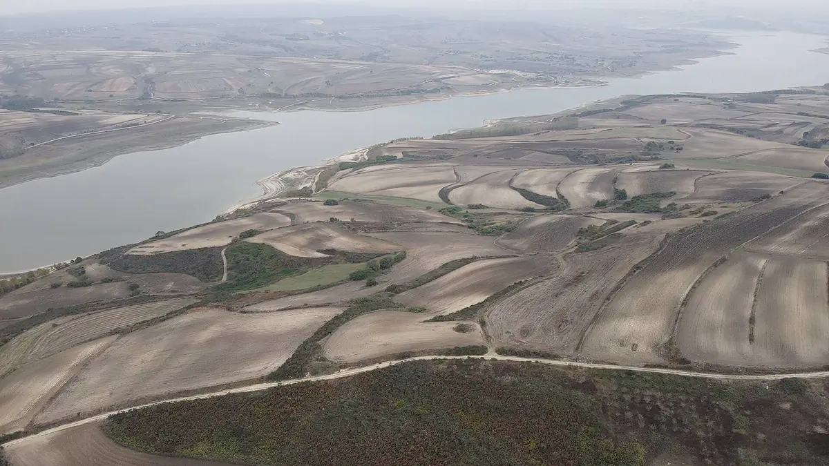 ist 00773 investment lands near the airport in istanbul arnavutkoy te.webp