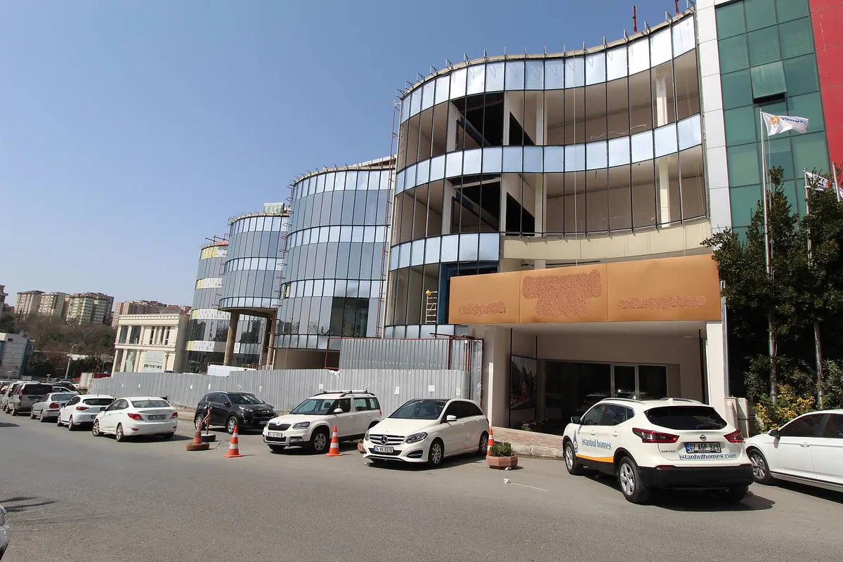 ist 00902 shops close to transportation stops in gungoren istanbul te 12.webp 12