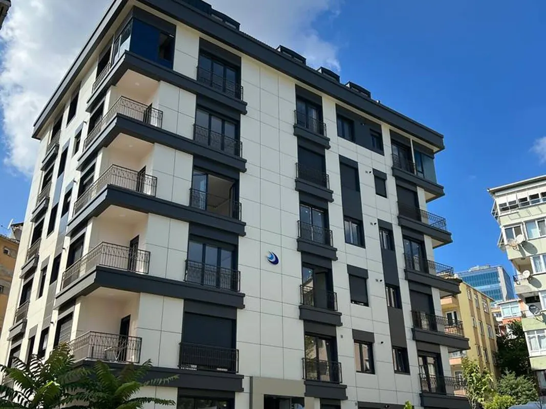 ist 01127 duplex apartment close to the beach in istanbul besiktas te.webp