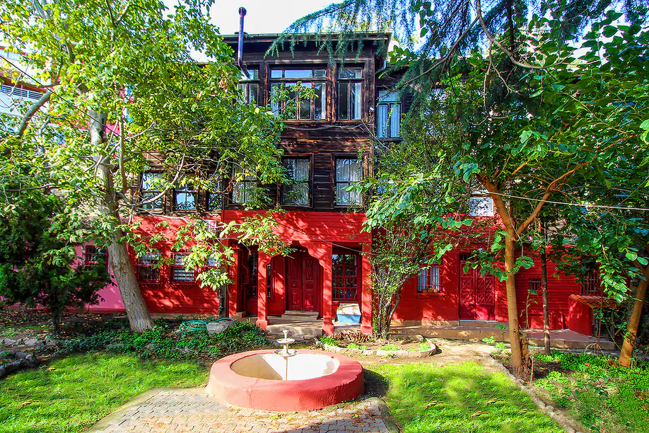 ist 01287 historical mansion in istanbul fatih with halic views te 1.webp ist 01287 historical mansion in istanbul fatih with halic views te 1.webp