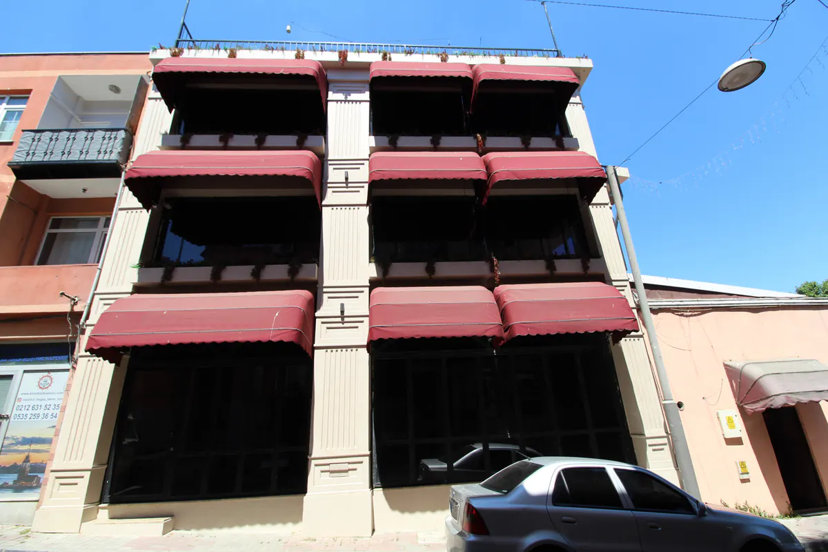 ist 01373 furnished 4 floor cafe with sea view in fatih istanbul te.webp