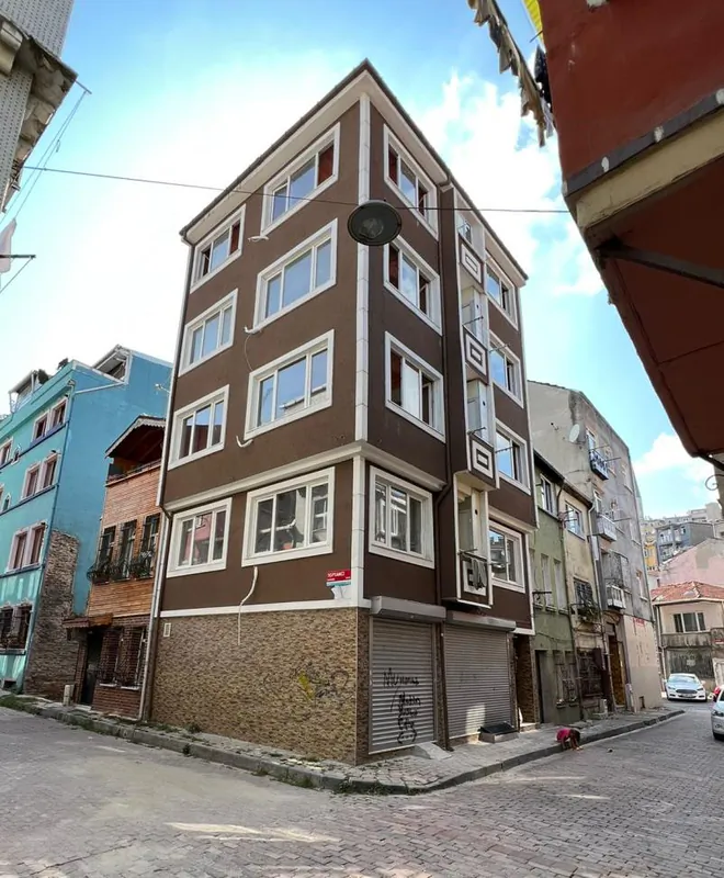 ist 01374 renovated turnkey building close to beach in fatih istanbul te 11.webp 11