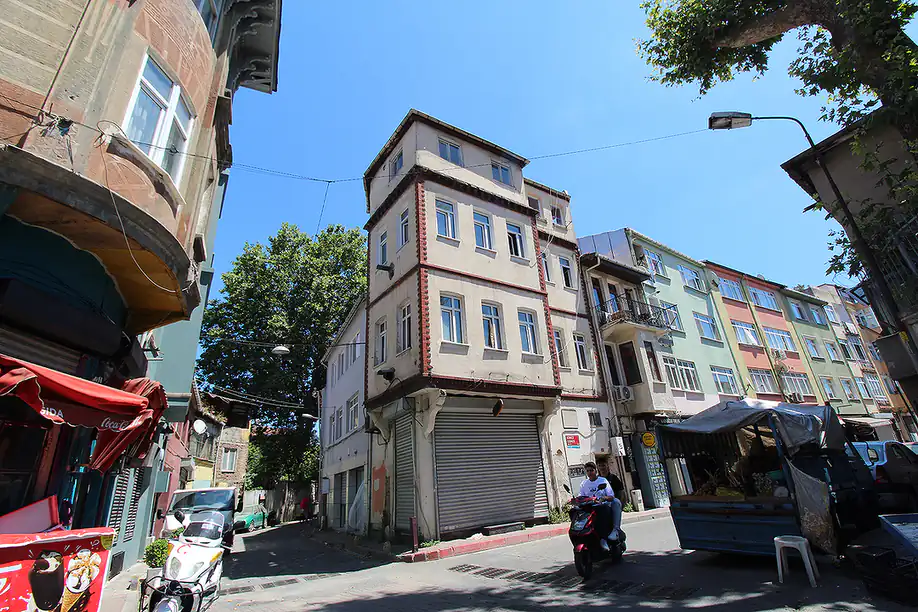 ist 01384 spacious and luminous 3 floor building in istanbul fatih te 21.webp 21