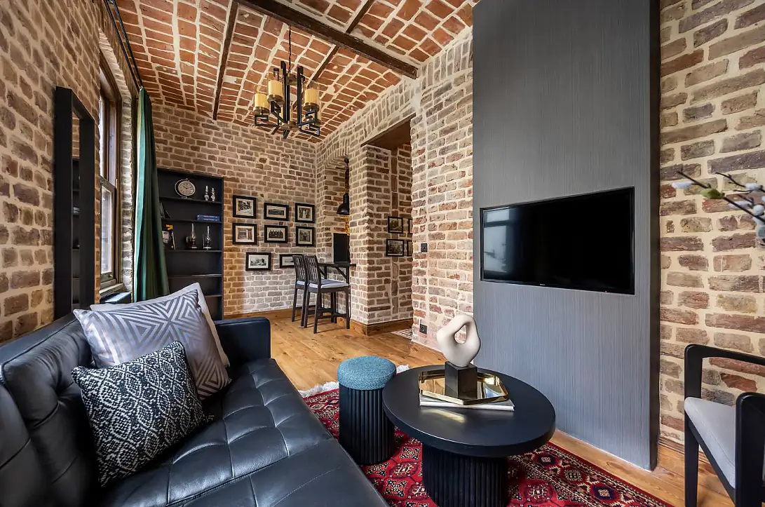 ist 01688 2 bedroom apartment in a historical building in beyoglu tomtom te.webp