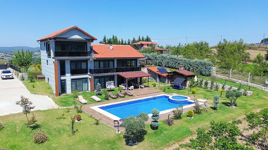 kco 00040 spacious farmhouse with a pool and garden in kocaeli te 40.webp 40