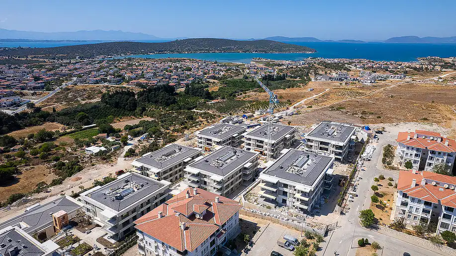 adb 00148 apartments for sale in a complex with pool in cesme izmir te.webp