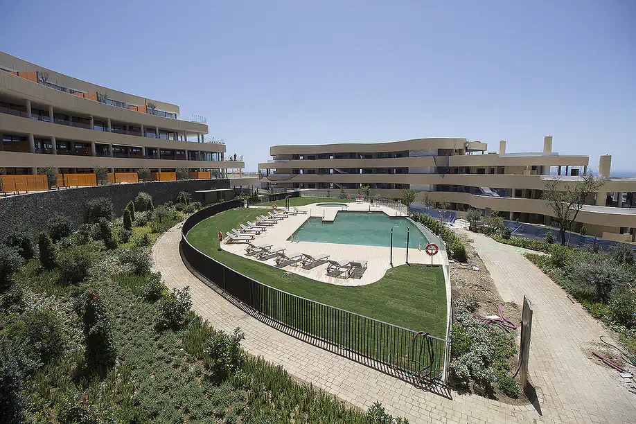 agp 00980 stylish apartment in a prime location in el higueron fuengirola te.webp