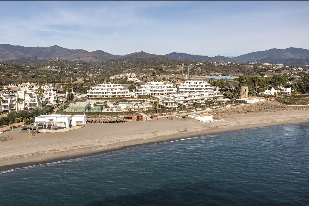 agp 00996 beachfront villa with garden in a complex marbella spain te.webp