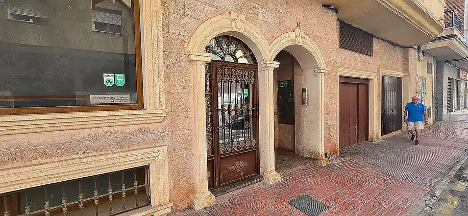 alc 01101 apartment with lift access near the beach in torrevieja spain te.webp