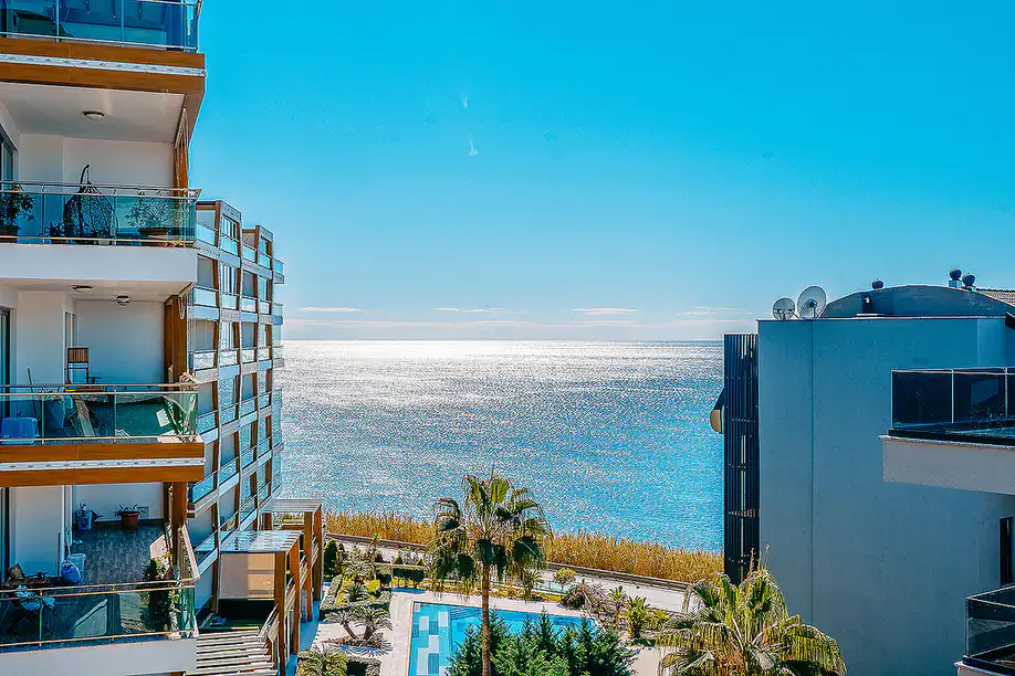 ayt 04597 seafront apartment in a socially rich complex in alanya antalya te.webp