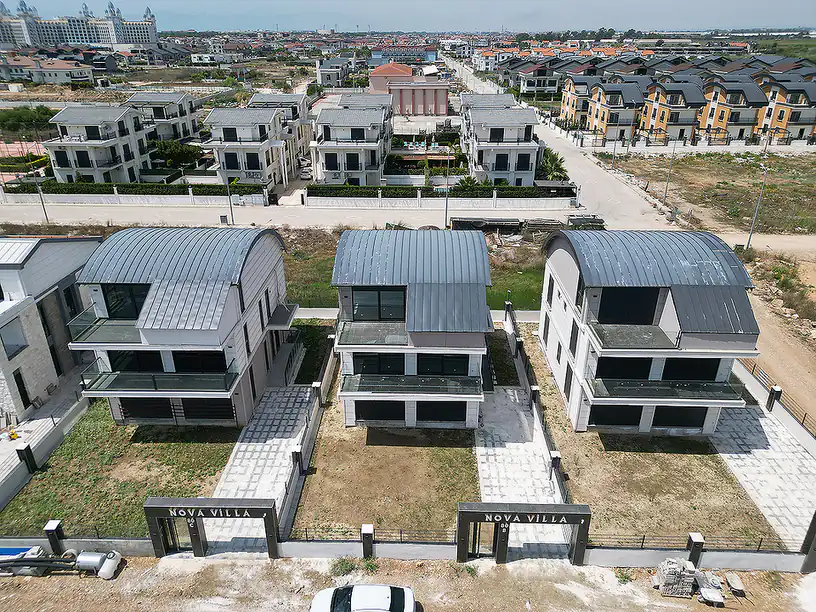 ayt 04664 detached villa with garden for sale in belek antalya te.webp